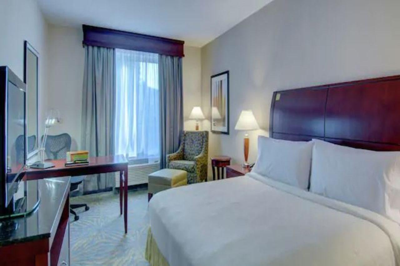 Hilton Garden Inn Norwalk Luaran gambar