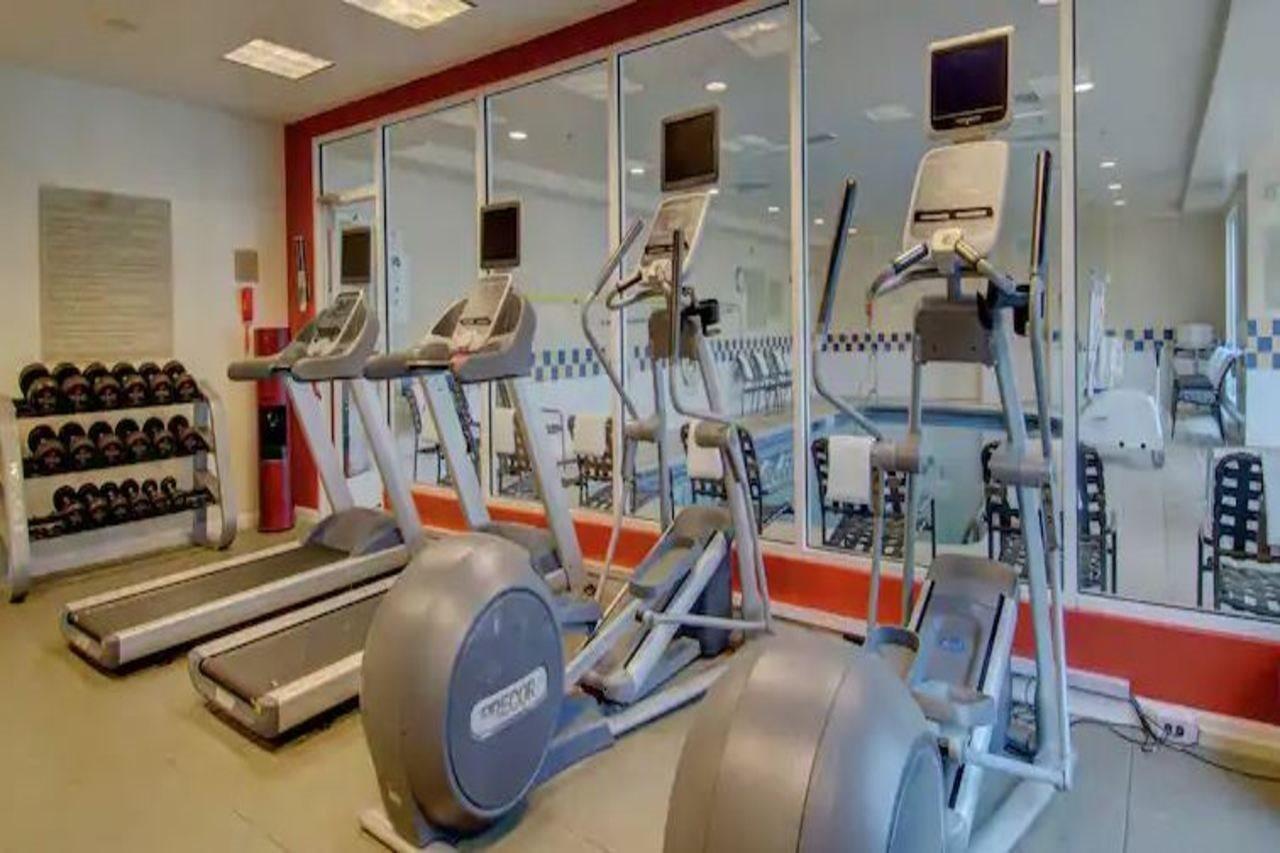 Hilton Garden Inn Norwalk Luaran gambar
