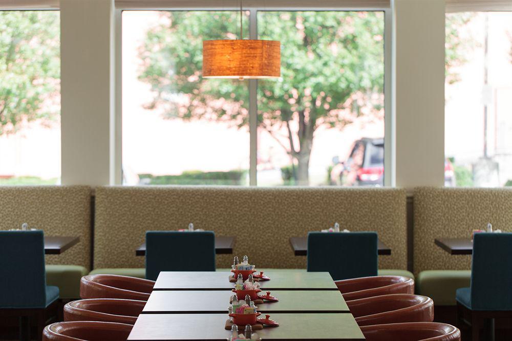 Hilton Garden Inn Norwalk Luaran gambar