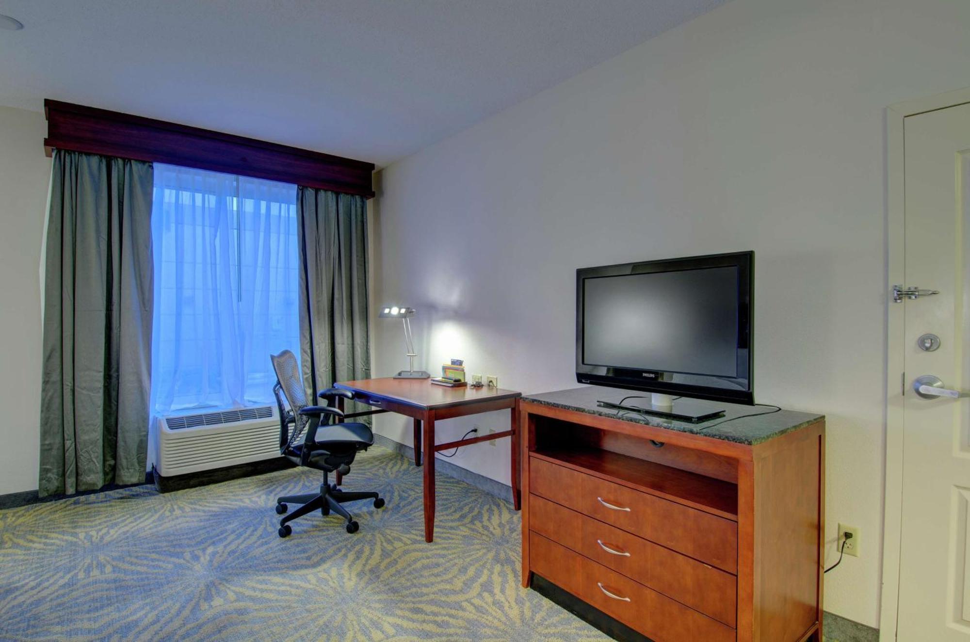 Hilton Garden Inn Norwalk Luaran gambar