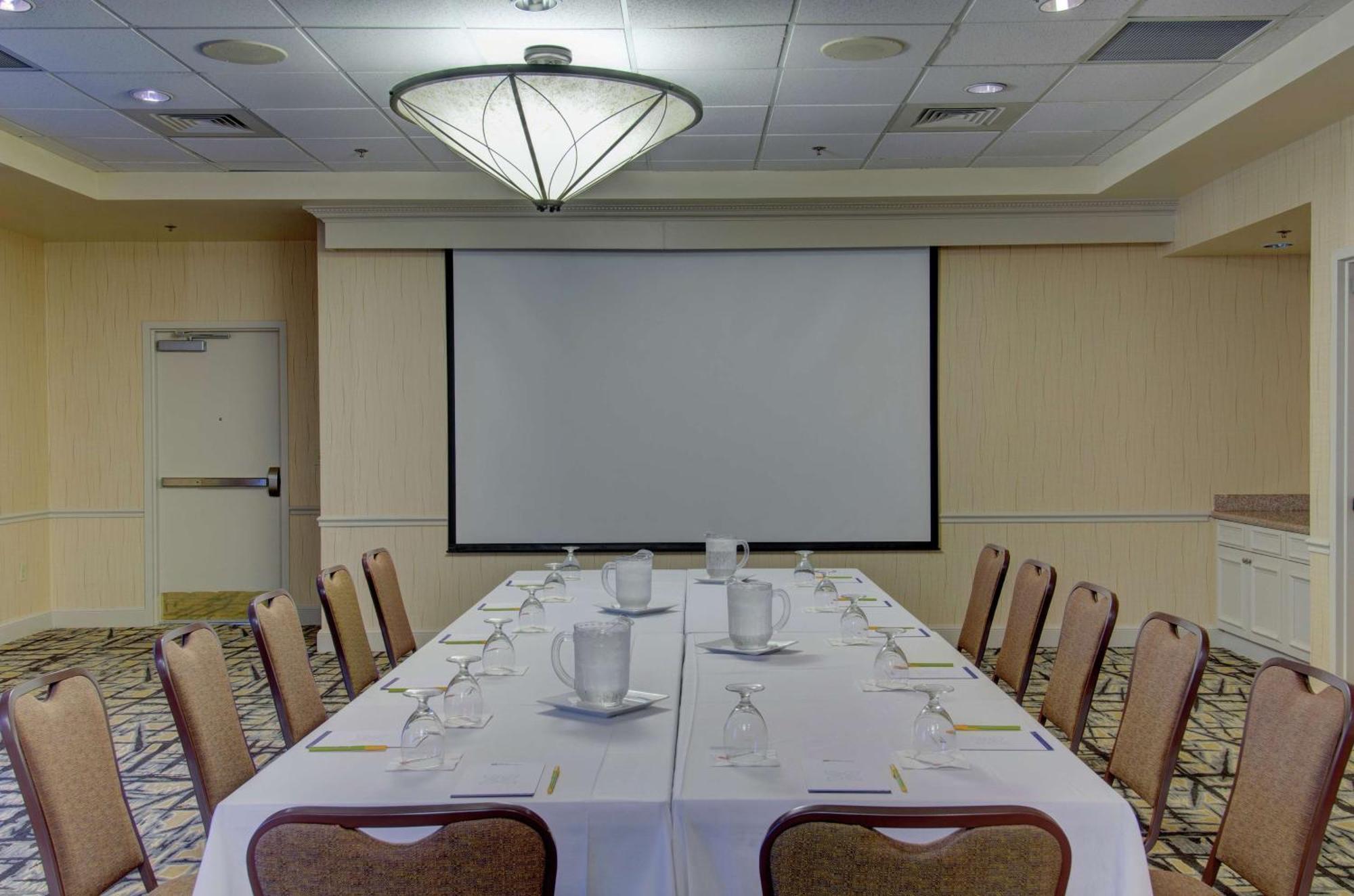 Hilton Garden Inn Norwalk Luaran gambar