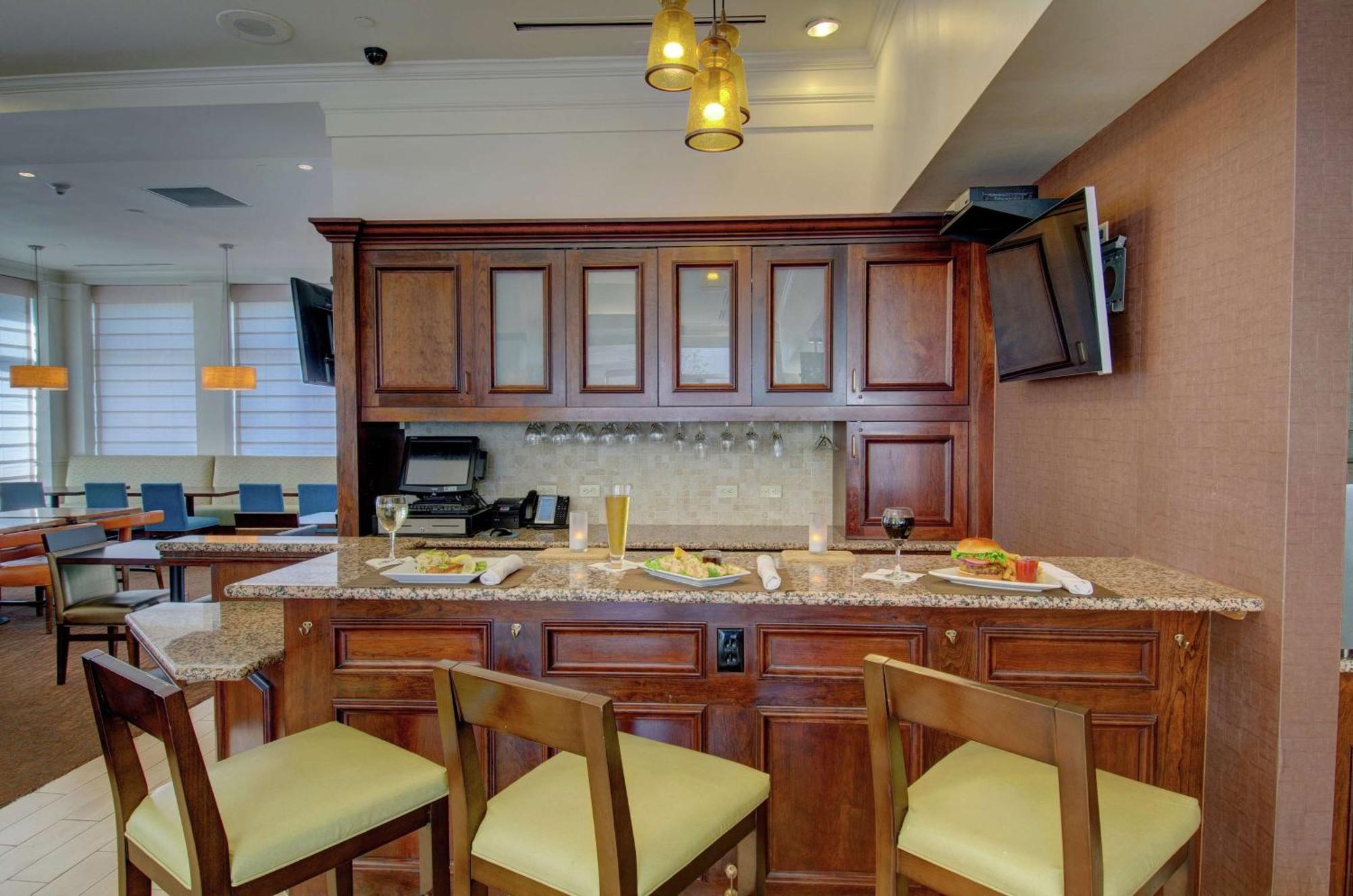 Hilton Garden Inn Norwalk Luaran gambar
