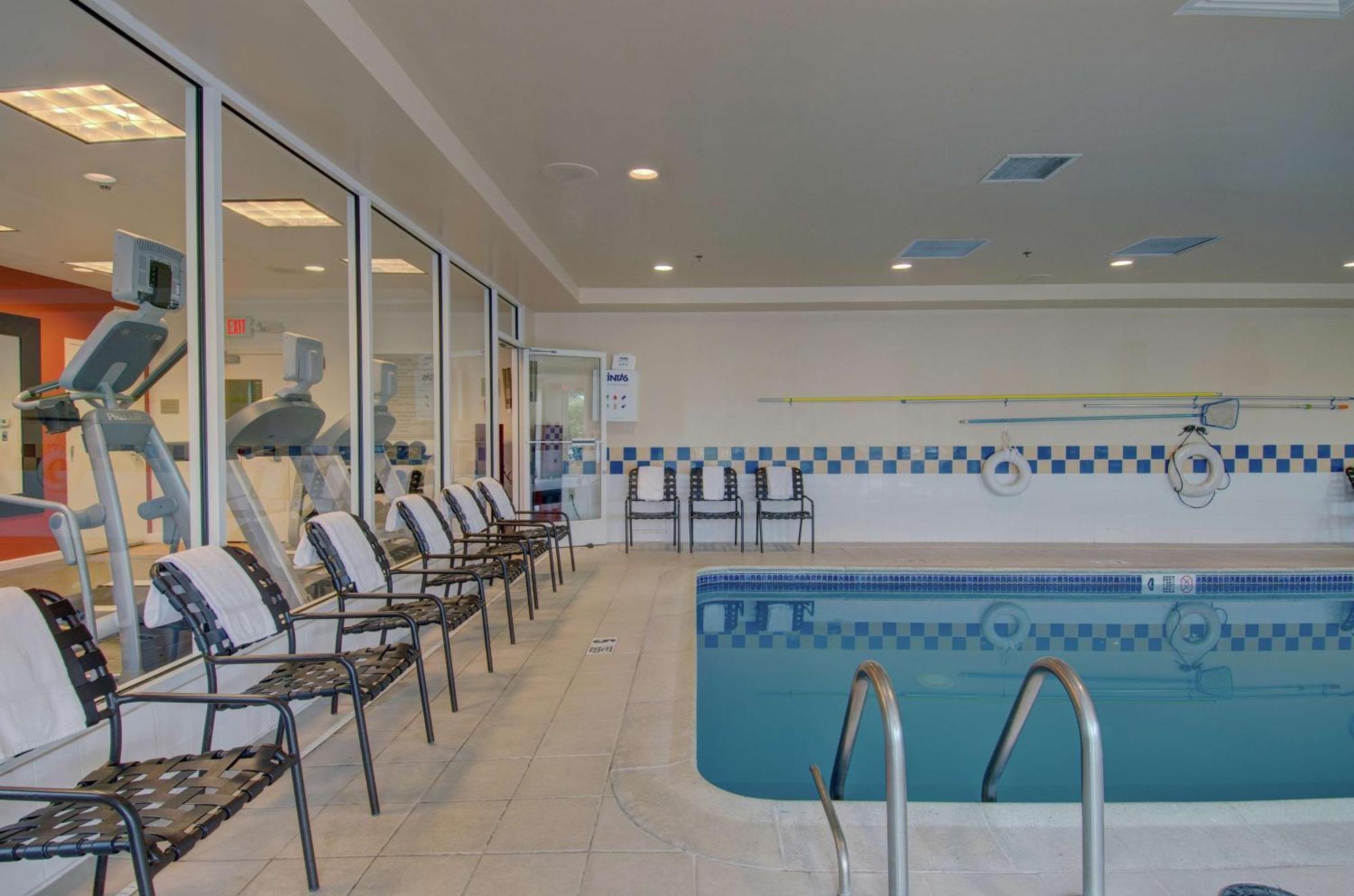 Hilton Garden Inn Norwalk Luaran gambar