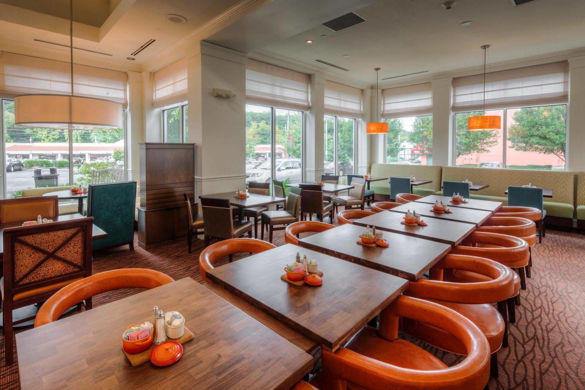 Hilton Garden Inn Norwalk Luaran gambar